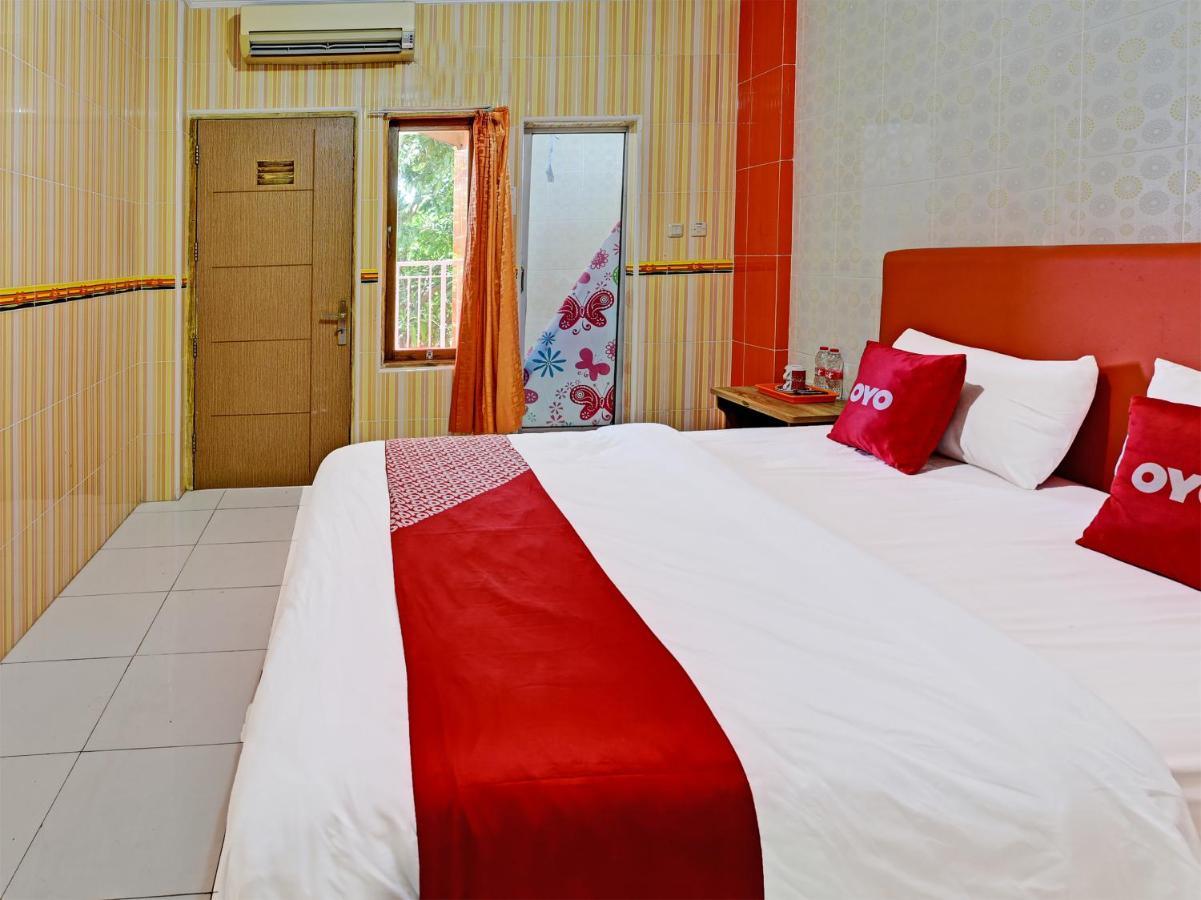 Collection O 91489 Hotel Tanjung Permata Cilacap Exterior photo