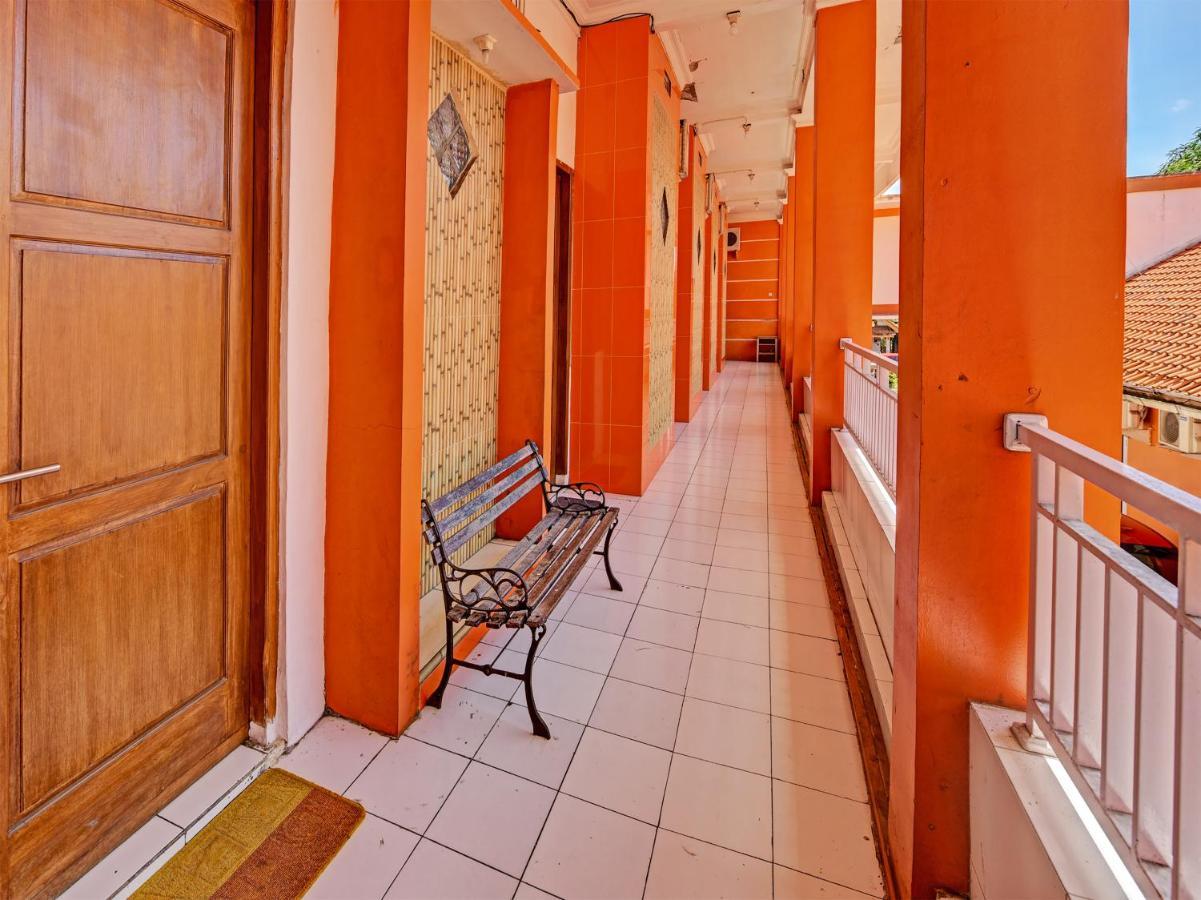 Collection O 91489 Hotel Tanjung Permata Cilacap Exterior photo