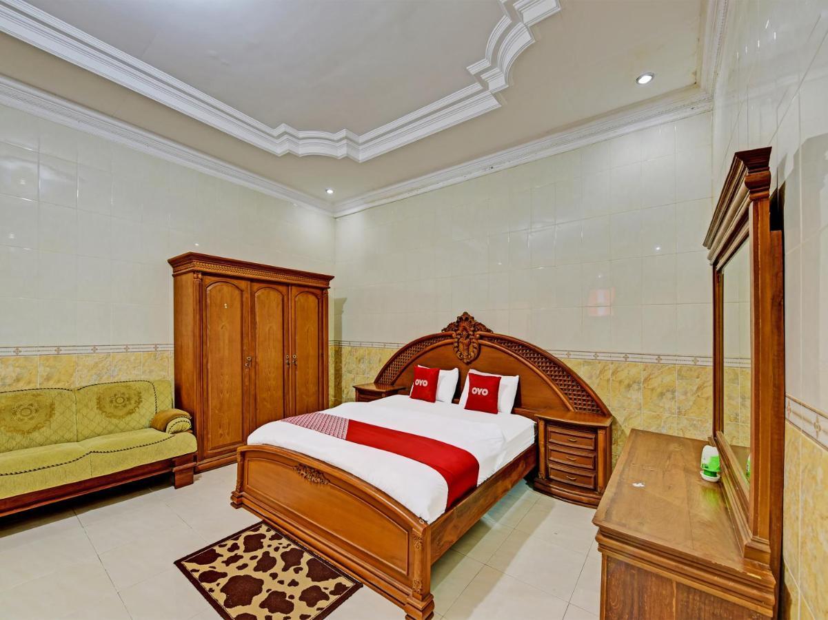 Collection O 91489 Hotel Tanjung Permata Cilacap Exterior photo